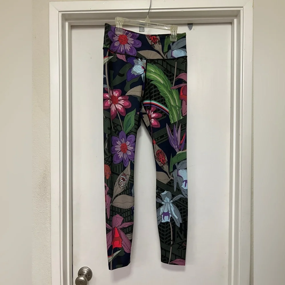 Nike One Icon Clash Dri-Fit multicolor floral print leggings - size M